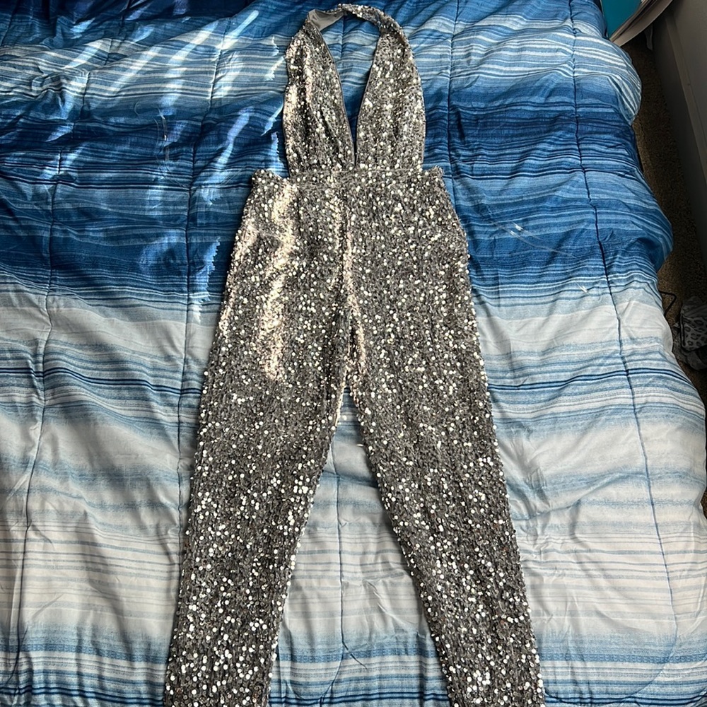 Sequin romper back out never worn tried on once
